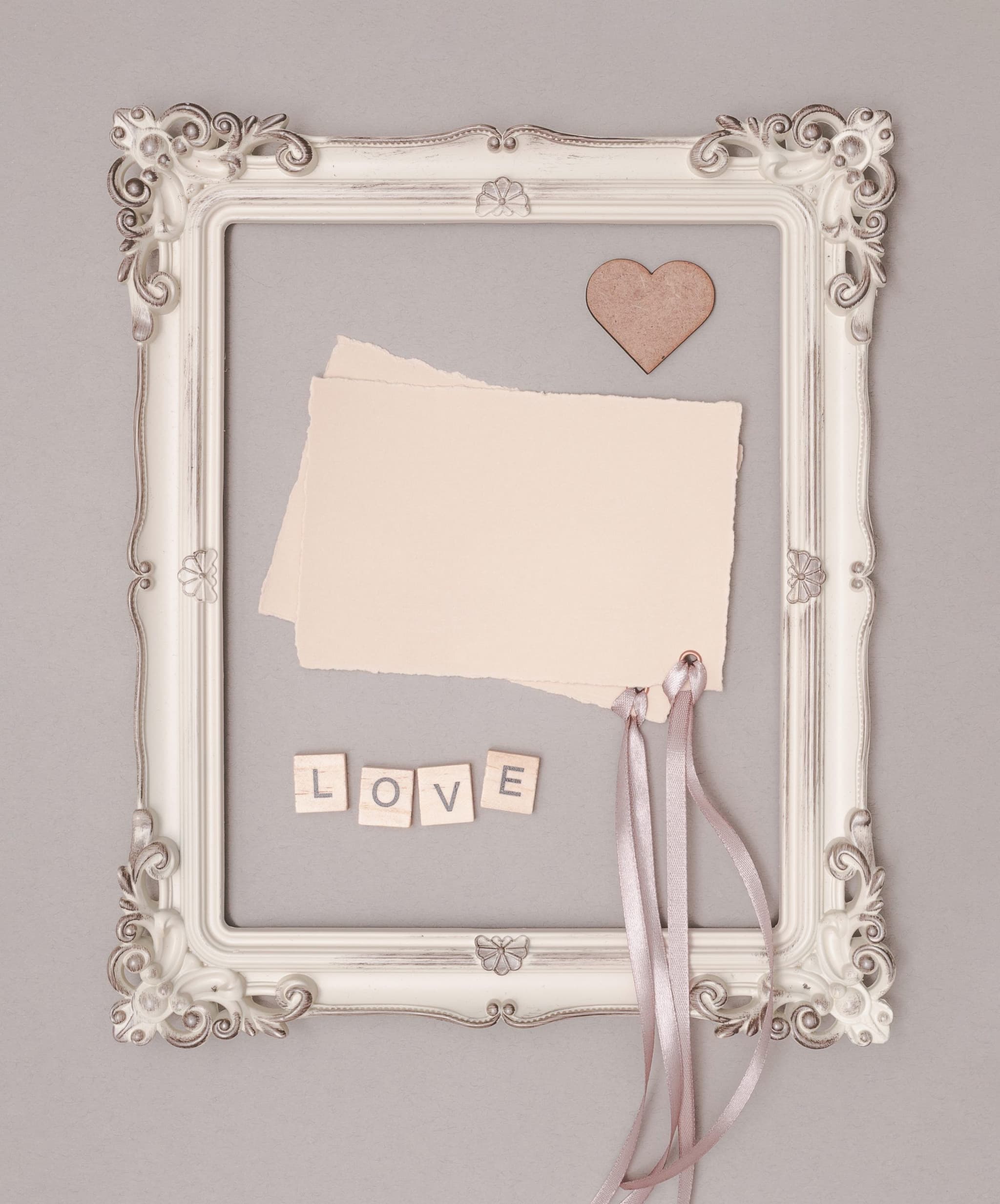 How to Choose the Right Picture Frame Materials for Your Home