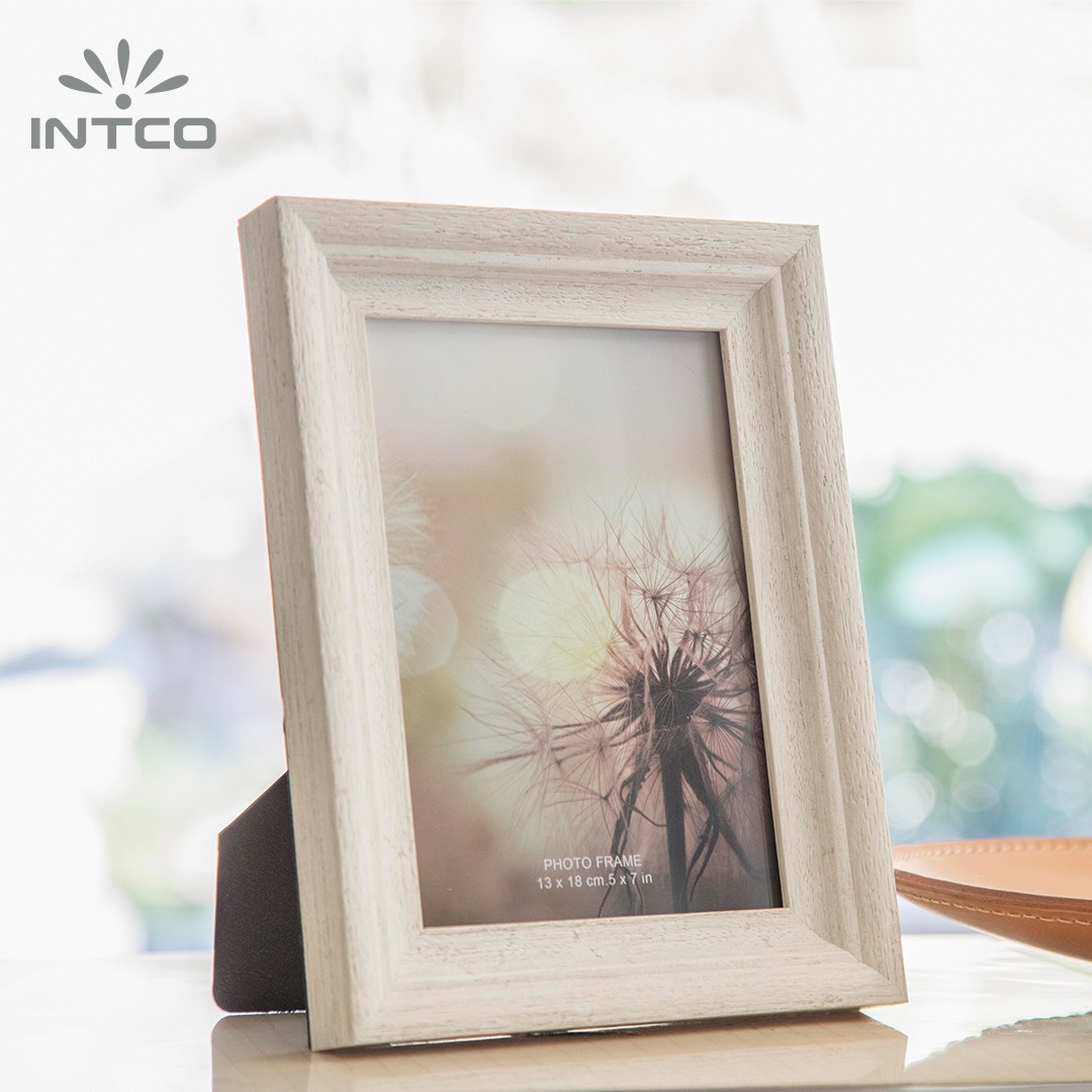 Wood Grain Plastic Picture Frames for Tabletop Display