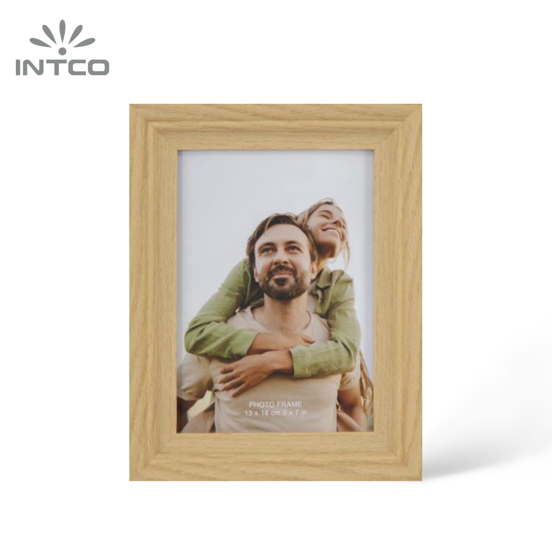 Wood Grain Plastic Picture Frames for Tabletop Display